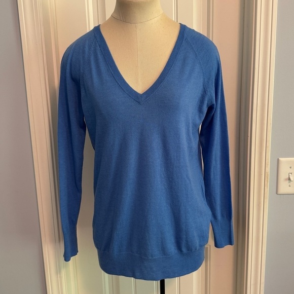 Equipment Femme XS Wool & Cashmere Blue V-Neck Lightweight Sweater - Picture 1 of 7